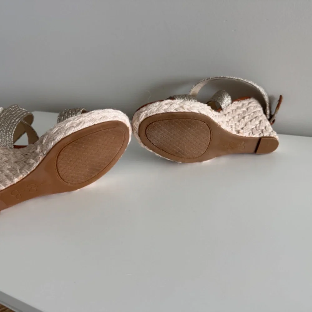 Jessica Simpson Gold Espadrille Wedges Sandal Size 8.5 - Picture 5 of 8